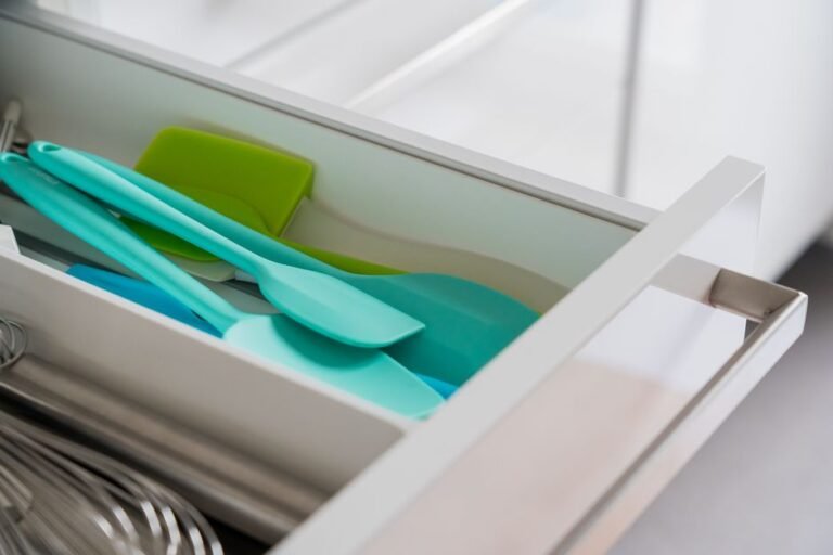 kitchen drawer clutter